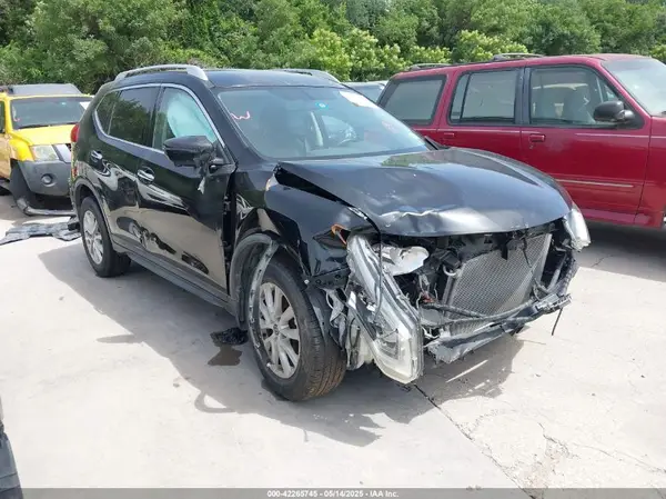 JN8AT2MT4HW403469 2017 NISSAN ROGUE - Image 1