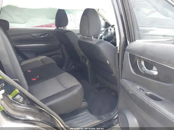 JN8AT2MT4HW403469 2017 NISSAN ROGUE - Image 8