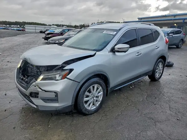 JN8AT2MT4HW404752 2017 NISSAN ROGUE - Image 1