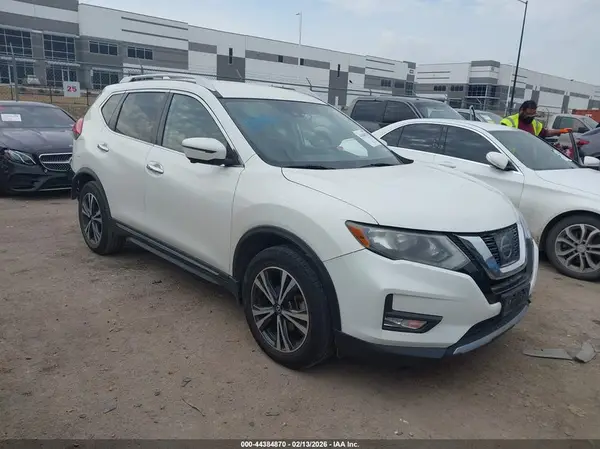JN8AT2MT4HW405755 2017 NISSAN ROGUE - Image 1