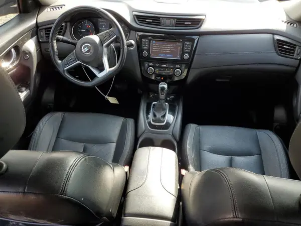 JN8AT2MT4HW406971 2017 NISSAN ROGUE - Image 8