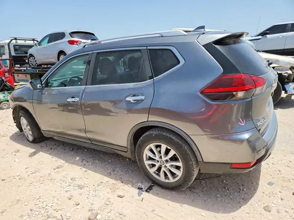 JN8AT2MT4JW450989 2018 NISSAN ROGUE - Image 2