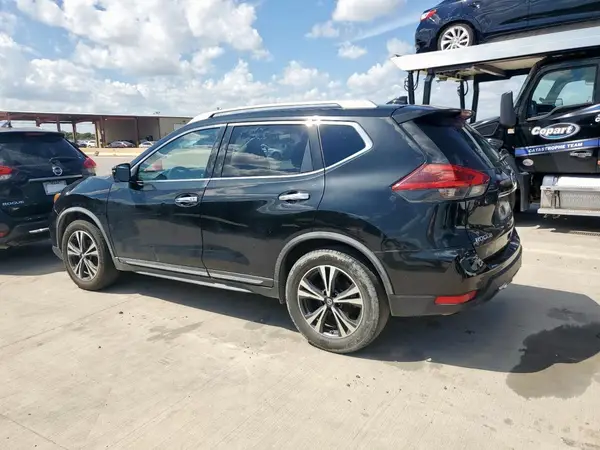 JN8AT2MT4JW459322 2018 NISSAN ROGUE - Image 2