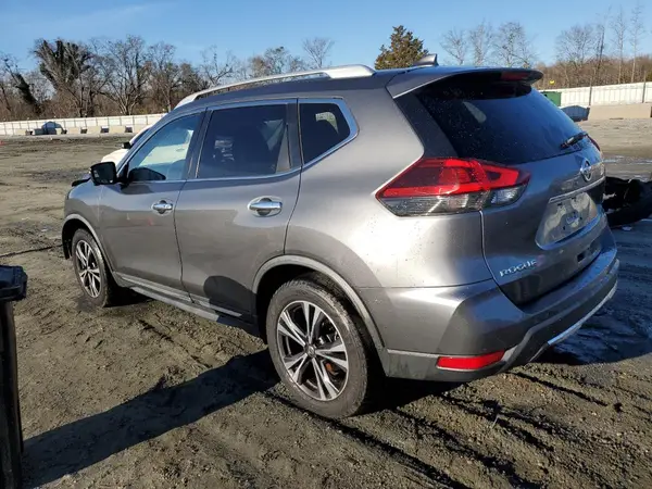 JN8AT2MT4JW461054 2018 NISSAN ROGUE - Image 2