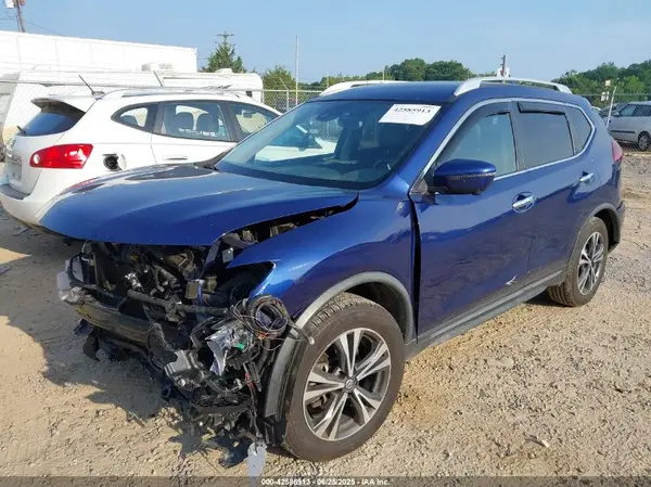 JN8AT2MT4JW463807 2018 NISSAN ROGUE - Image 2