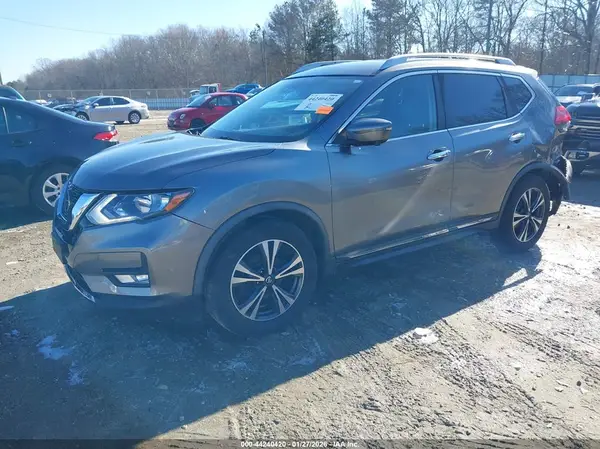 JN8AT2MT4JW463984 2018 NISSAN ROGUE - Image 2