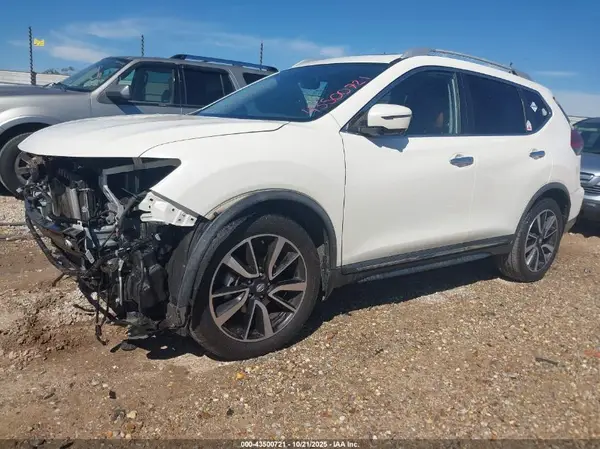 JN8AT2MT4JW464181 2018 NISSAN ROGUE - Image 2