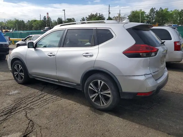 JN8AT2MT4JW465556 2018 NISSAN ROGUE - Image 2