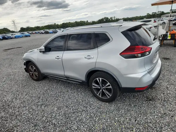 JN8AT2MT4JW466626 2018 NISSAN ROGUE - Image 2