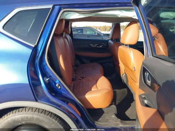 JN8AT2MT4JW467954 2018 NISSAN ROGUE - Image 8