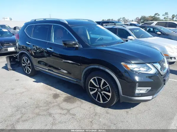 JN8AT2MT4JW468067 2018 NISSAN ROGUE - Image 1