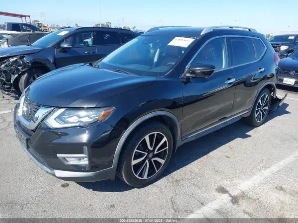 JN8AT2MT4JW468067 2018 NISSAN ROGUE - Image 2
