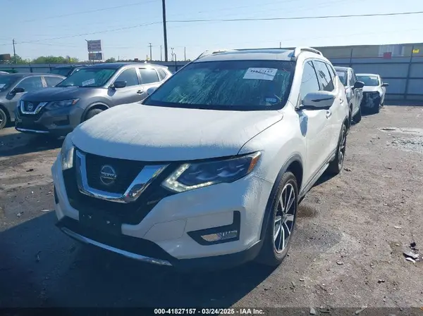 JN8AT2MT4JW469784 2018 NISSAN ROGUE - Image 2