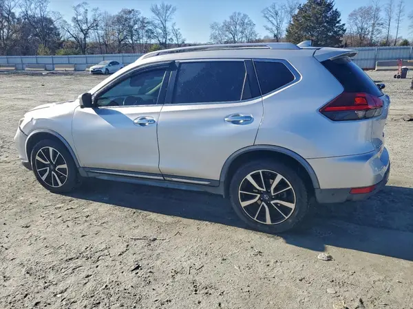 JN8AT2MT4JW485614 2018 NISSAN ROGUE - Image 2