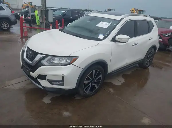 JN8AT2MT4JW488819 2018 NISSAN ROGUE - Image 2