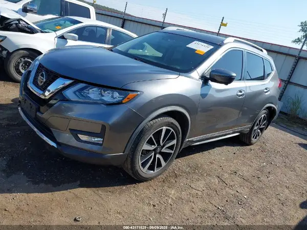 JN8AT2MT4JW490585 2018 NISSAN ROGUE - Image 2