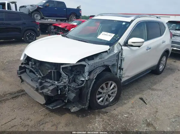 JN8AT2MT4JW491638 2018 NISSAN ROGUE - Image 2