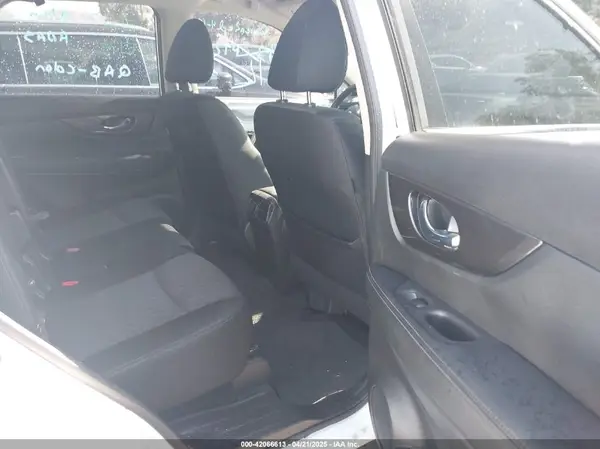 JN8AT2MT4KW255007 2019 NISSAN ROGUE - Image 8