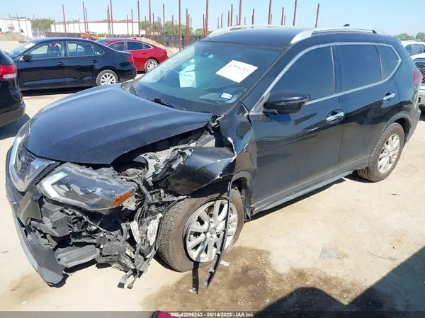 JN8AT2MT4KW257503 2019 NISSAN ROGUE - Image 2