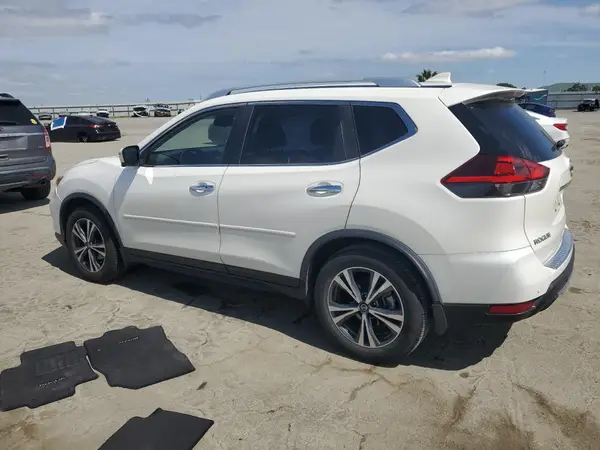 JN8AT2MT4KW258912 2019 NISSAN ROGUE - Image 2