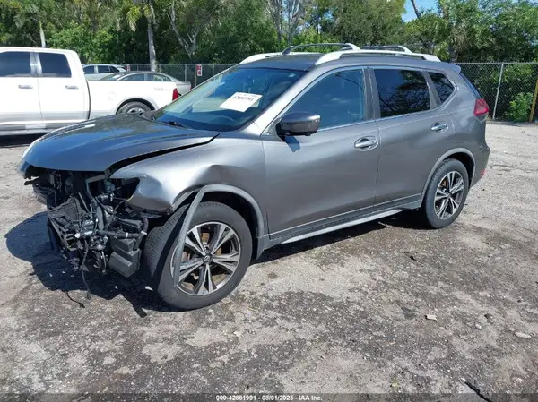 JN8AT2MT4KW262555 2019 NISSAN ROGUE - Image 2