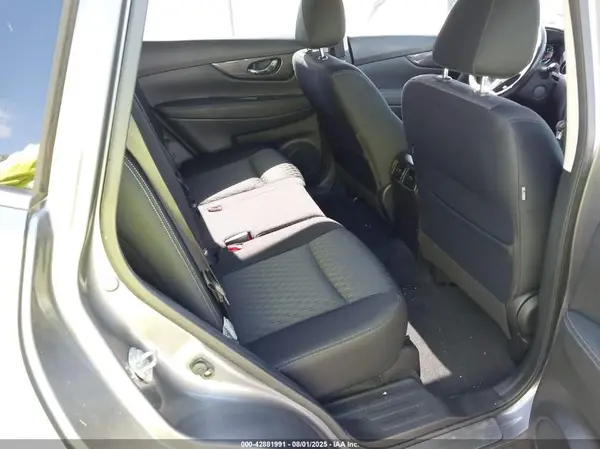 JN8AT2MT4KW262555 2019 NISSAN ROGUE - Image 8