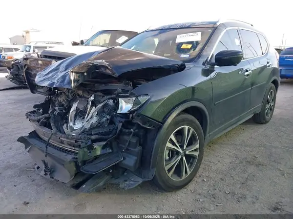 JN8AT2MT4KW266590 2019 NISSAN ROGUE - Image 2