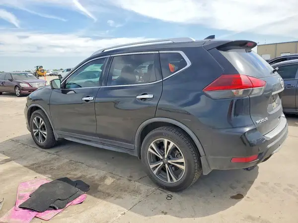 JN8AT2MT4KW268940 2019 NISSAN ROGUE - Image 2
