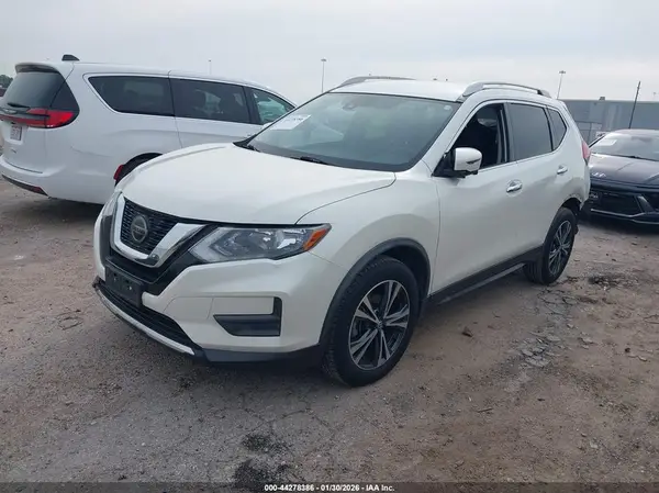 JN8AT2MT4KW501795 2019 NISSAN ROGUE - Image 2