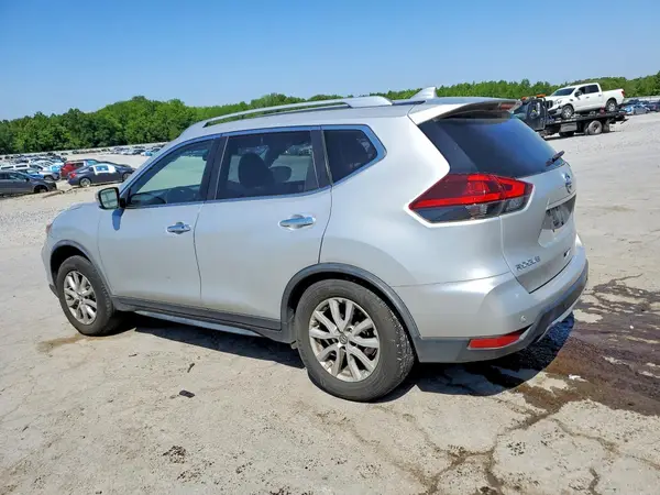 JN8AT2MT4LW007065 2020 NISSAN ROGUE - Image 2