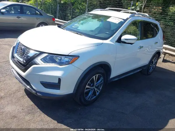 JN8AT2MT4LW007258 2020 NISSAN ROGUE - Image 2