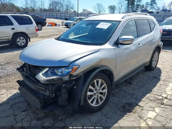 JN8AT2MT4LW007731 2020 NISSAN ROGUE - Image 2