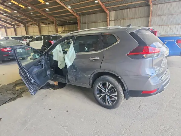 JN8AT2MT4LW013982 2020 NISSAN ROGUE - Image 2