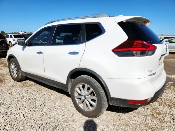 JN8AT2MT4LW042673 2020 NISSAN ROGUE - Image 2