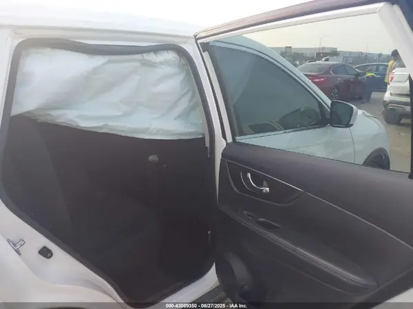 JN8AT2MT5GW012961 2016 NISSAN ROGUE - Image 8