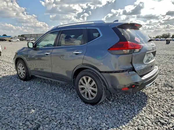 JN8AT2MT5HW130509 2017 NISSAN ROGUE - Image 2