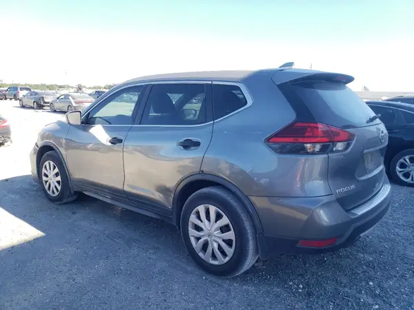 JN8AT2MT5HW130896 2017 NISSAN ROGUE - Image 2