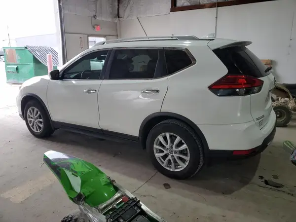 JN8AT2MT5HW131045 2017 NISSAN ROGUE - Image 2