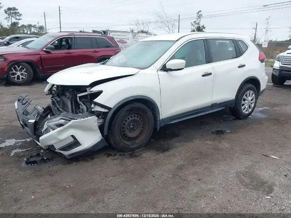 JN8AT2MT5HW131384 2017 NISSAN ROGUE - Image 2