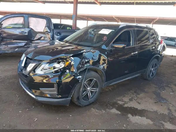 JN8AT2MT5HW132180 2017 NISSAN ROGUE - Image 2