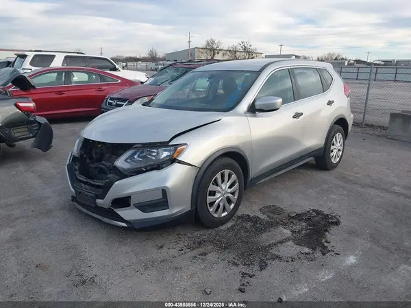JN8AT2MT5HW133135 2017 NISSAN ROGUE - Image 2