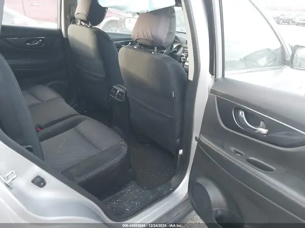 JN8AT2MT5HW133135 2017 NISSAN ROGUE - Image 8