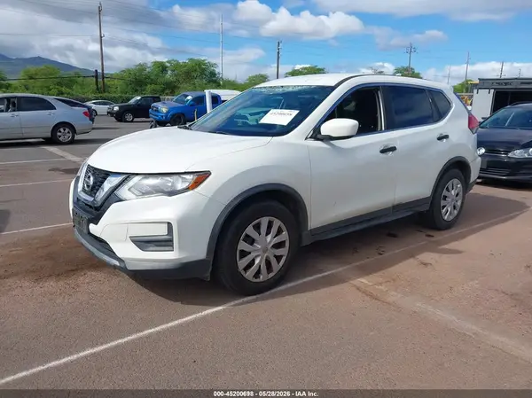 JN8AT2MT5HW133491 2017 NISSAN ROGUE - Image 2