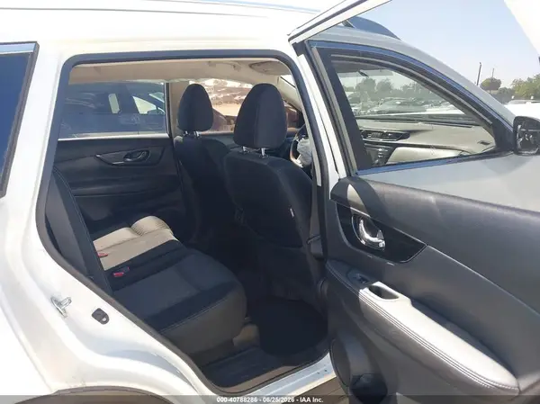 JN8AT2MT5HW134382 2017 NISSAN ROGUE - Image 8
