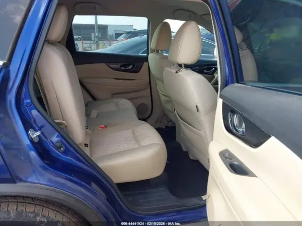 JN8AT2MT5HW137072 2017 NISSAN ROGUE - Image 8