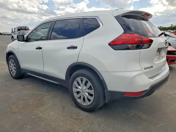 JN8AT2MT5HW138206 2017 NISSAN ROGUE - Image 2