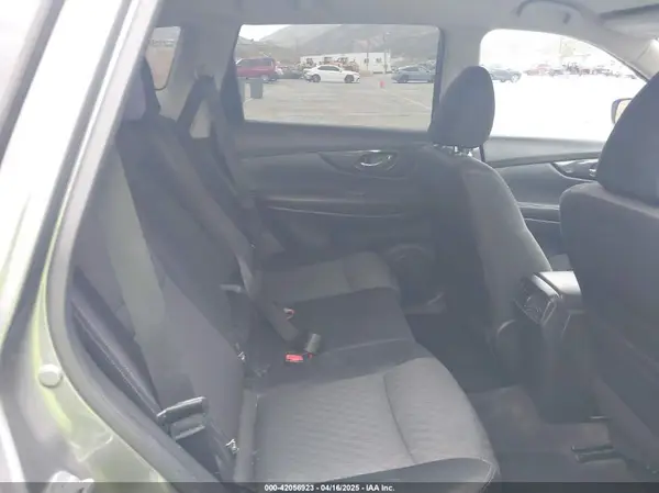 JN8AT2MT5HW138366 2017 NISSAN ROGUE - Image 8