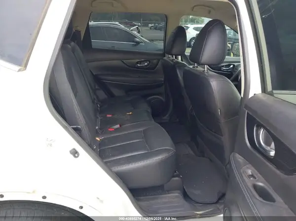 JN8AT2MT5HW139727 2017 NISSAN ROGUE - Image 8