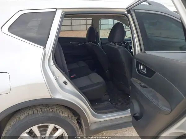 JN8AT2MT5HW139873 2017 NISSAN ROGUE - Image 8