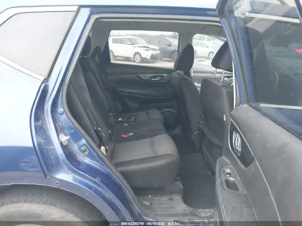 JN8AT2MT5HW141025 2017 NISSAN ROGUE - Image 8